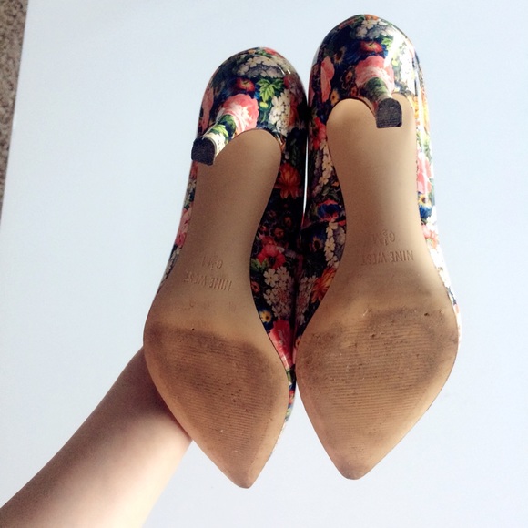 Nine West Flax Floral Patterned Stiletto Pumps - Picture 5 of 6